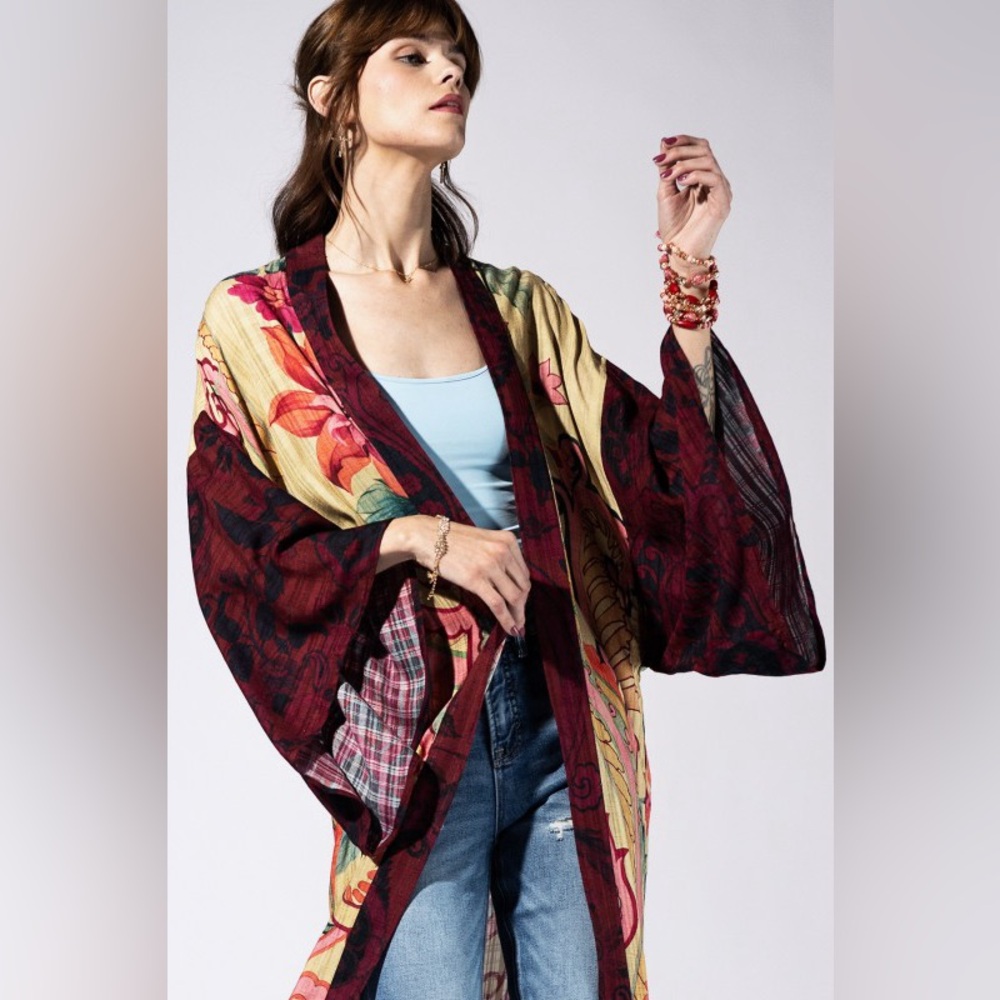 K70. FIREKISS DAHLIA PAISLEY KIMONO - Picture 2 of 3